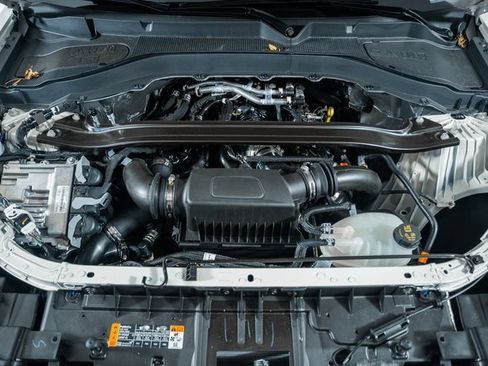 Used 2025 Ford Explorer Platinum w/ Ultimate Package image 23