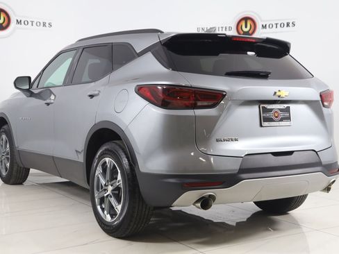 Used 2024 Chevrolet Blazer LT w/ Convenience Package FWD image 4
