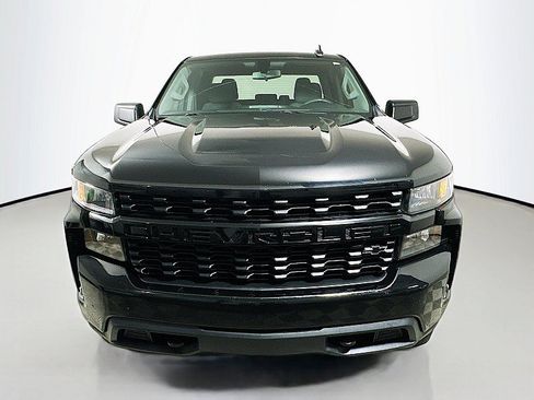 Used 2020 Chevrolet Silverado 1500 Custom w/ Custom Value Package AWD/4WD image 2
