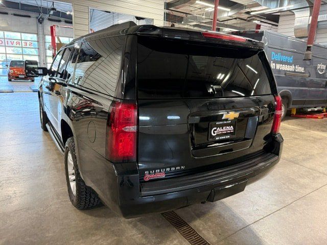 Used 2016 Chevrolet Suburban LT w/ Luxury Package AWD/4WD image 33