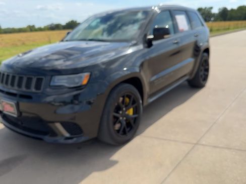 Used 2018 Jeep Grand Cherokee Trackhawk AWD/4WD image 3