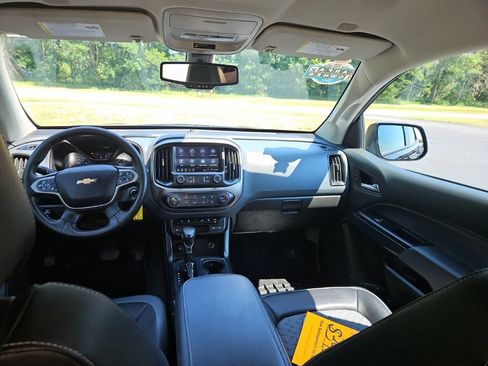Used 2022 Chevrolet Colorado Z71 AWD/4WD image 23