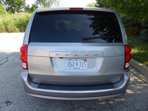 Used 2019 Dodge Grand Caravan SE FWD image 8