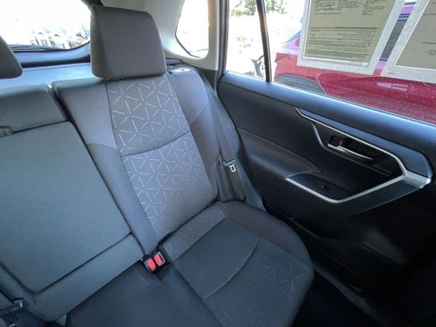 Used 2025 Toyota RAV4 XLE image 39