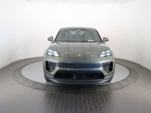 Certified 2025 Porsche Macan 4S Electric AWD/4WD image 10