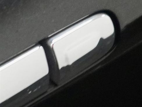 Used 2018 Chrysler Pacifica Touring-L image 42