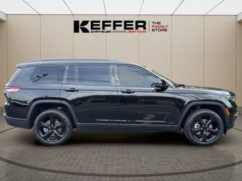 Used 2023 Jeep Grand Cherokee L Limited w/ Luxury Tech Group II image 6