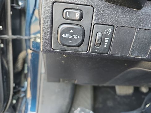 Used 2017 Toyota Corolla L image 28