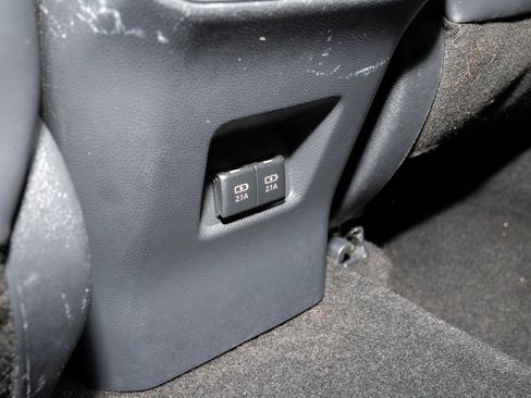 Used 2019 Toyota RAV4 XLE Premium image 8