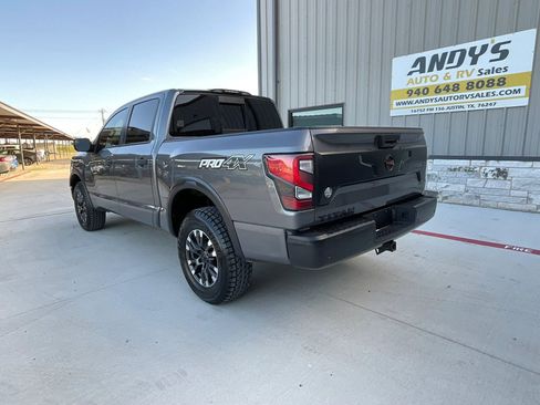 Used 2021 Nissan Titan PRO-4X w/ Pro-4x Convenience Package AWD/4WD image 6