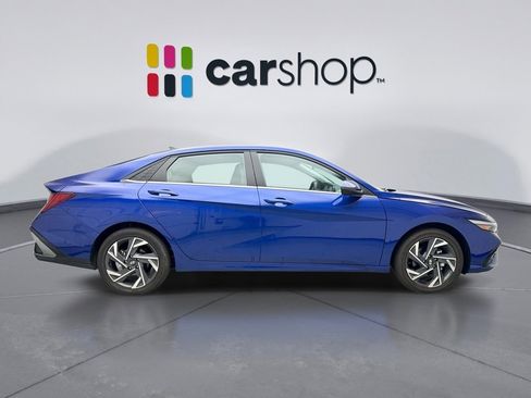 Used 2025 Hyundai Elantra Limited FWD image 6