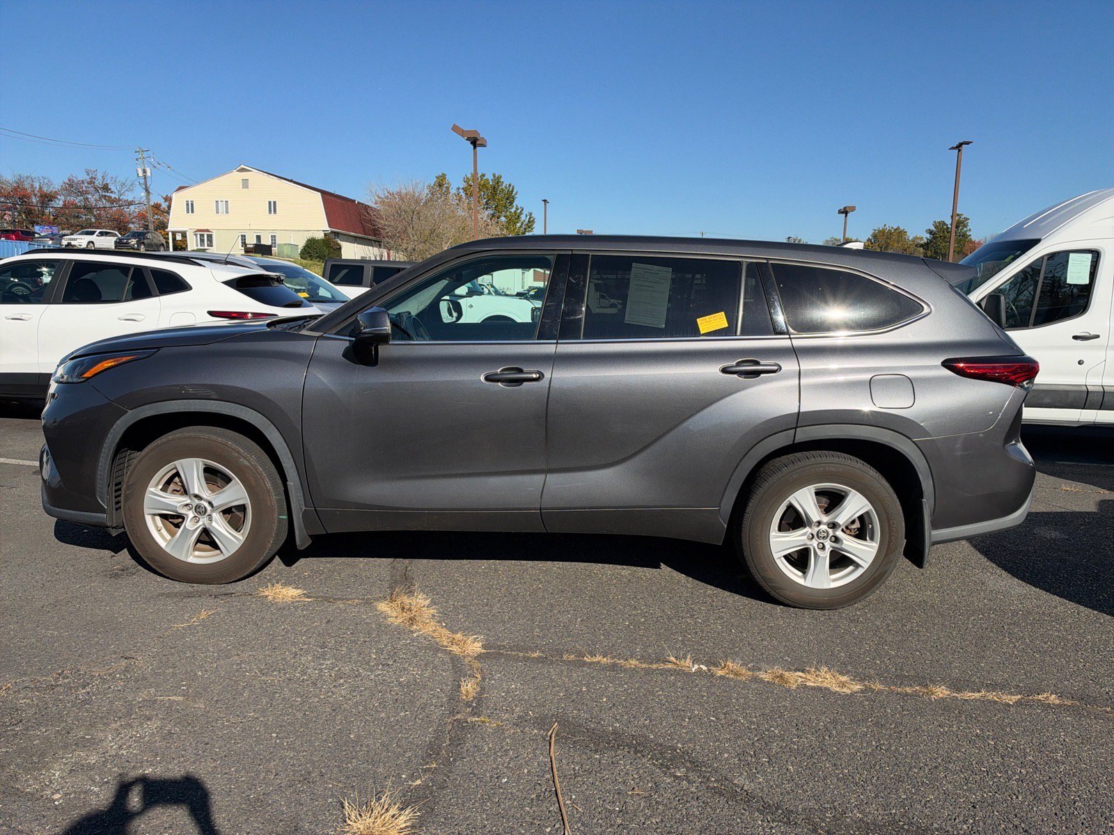 Used 2021 Toyota Highlander LE AWD/4WD image 8