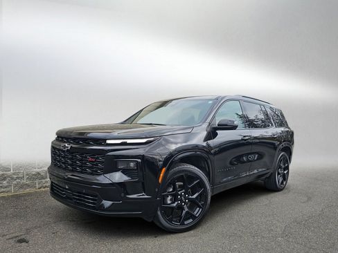 Used 2024 Chevrolet Traverse RS w/ LPO, Floor Liner Package image 1