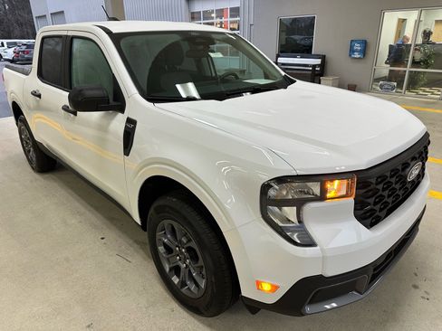 New 2026 Ford Maverick XLT image 9