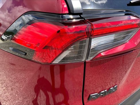 Used 2022 Toyota RAV4 LE FWD image 28