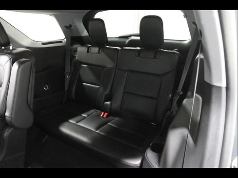 Used 2023 Ford Explorer XLT w/ Equipment Group 202A image 18