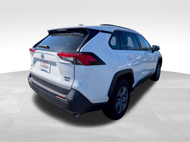 Used 2022 Toyota RAV4 XLE w/ Convenience Package AWD/4WD image 7