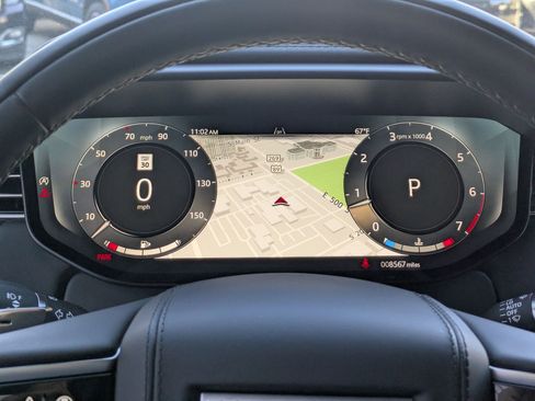 Used 2025 Land Rover Range Rover Sport image 17