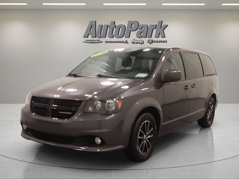 Used 2018 Dodge Grand Caravan SE FWD image 5