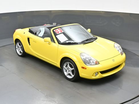 Used 2003 Toyota MR2 w/ Leather Pkg image 27