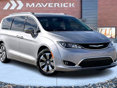 Used 2018 Chrysler Pacifica Limited w/ Advanced Safetytec Group