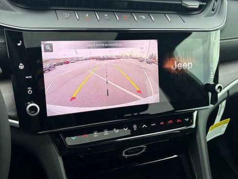 New 2026 Jeep Grand Cherokee Altitude AWD/4WD image 22