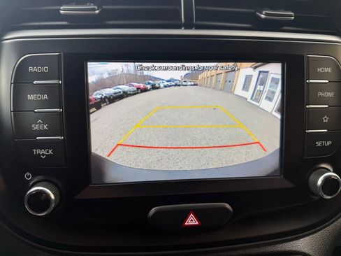 Used 2021 Kia Soul LX image 11