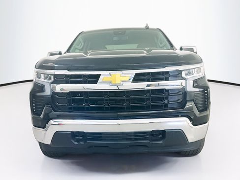 Used 2023 Chevrolet Silverado 1500 LT AWD/4WD image 2