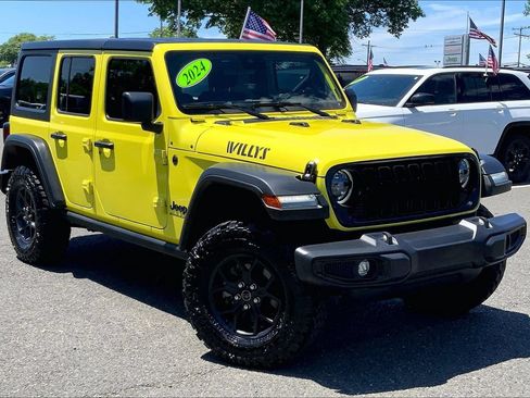 Used 2024 Jeep Wrangler Unlimited Sport AWD/4WD image 2