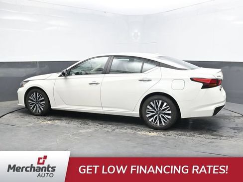 Used 2025 Nissan Altima 2.5 SV FWD image 6