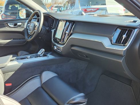 Certified 2025 Volvo XC60 T8 Polestar image 12