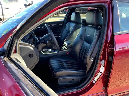 Used 2023 Chrysler 300 S image 7