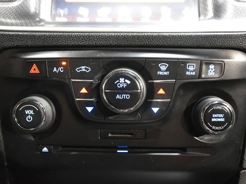 Used 2013 Dodge Charger R/T RWD image 27