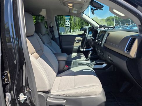 Used 2022 Nissan Frontier SV AWD/4WD image 11