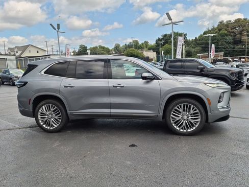 New 2027 Buick Enclave Avenir w/ LPO, Floor Liner Package AWD/4WD image 5