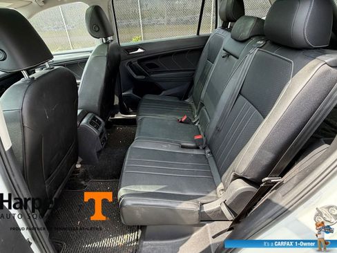 Used 2022 Volkswagen Tiguan SE w/ Panoramic Sunroof Package image 10