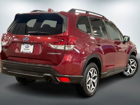 Used 2021 Subaru Forester Premium image 13