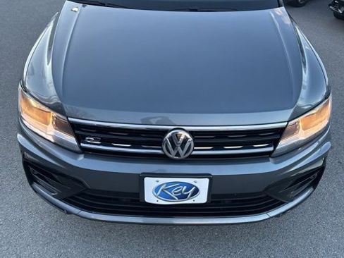 Used 2021 Volkswagen Tiguan SE R-Line image 9