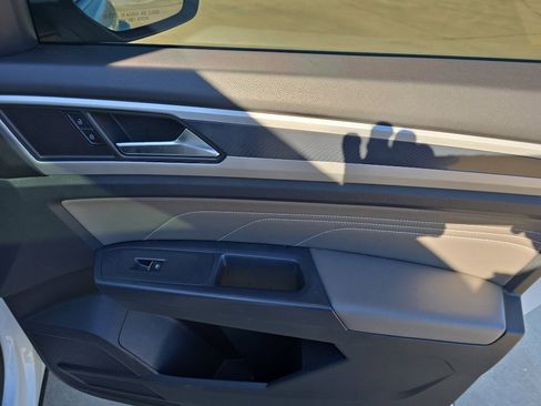 Used 2021 Volkswagen Atlas Cross Sport SEL image 15