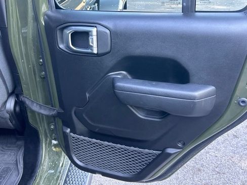Used 2024 Jeep Wrangler Unlimited w/ Convenience Group AWD/4WD image 54