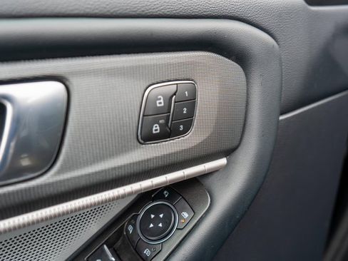 Used 2025 Ford Explorer ST image 19