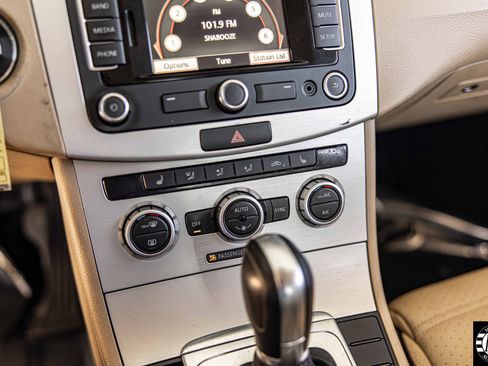 Used 2015 Volkswagen CC R-Line image 26