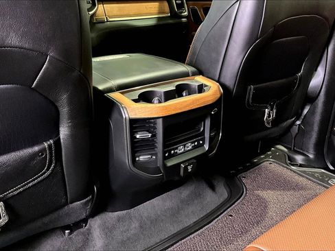 Used 2024 RAM 1500 Limited image 11