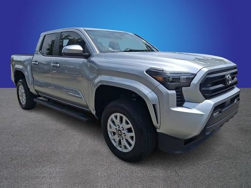 Used 2025 Toyota Tacoma SR5 RWD image 3