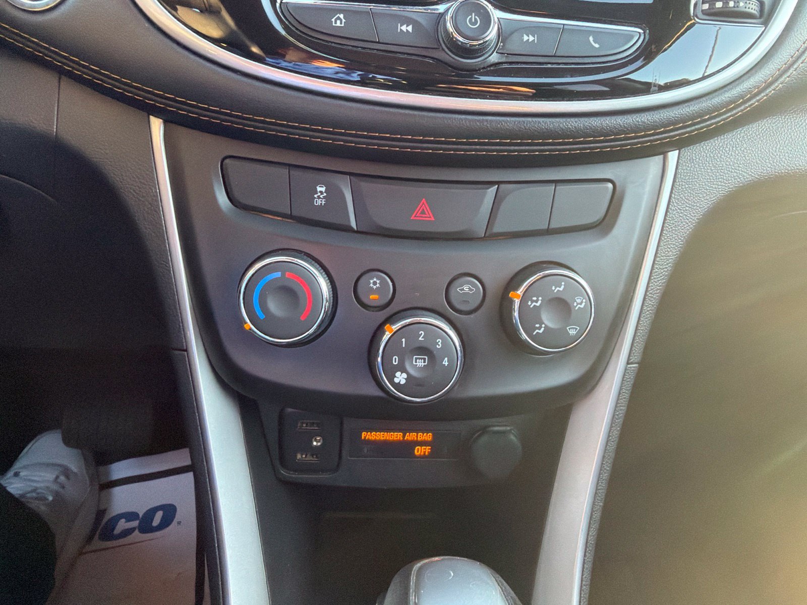 Used 2019 Chevrolet Trax LT w/ LT Convenience Package FWD image 16