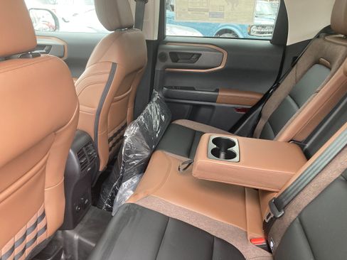 New 2025 Ford Bronco Sport Outer Banks w/ Sasquatch Outer Banks Package image 11