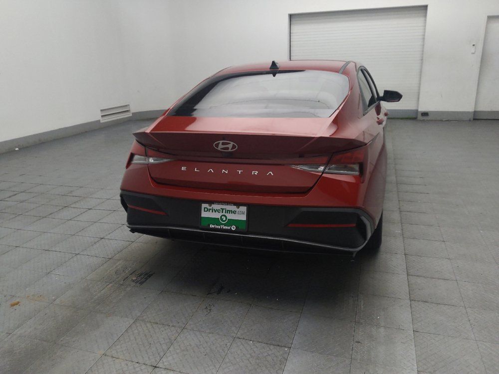 Used 2024 Hyundai Elantra SEL FWD image 7