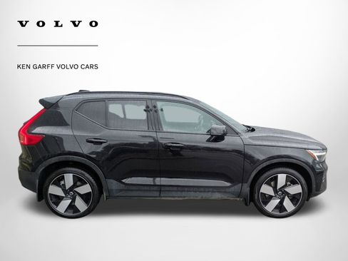 Certified 2023 Volvo XC40 Recharge Plus image 2