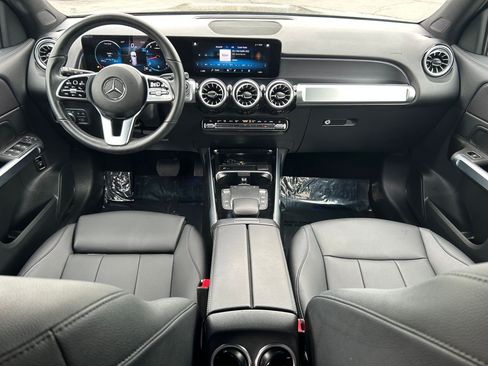 Used 2022 Mercedes-Benz GLB 250 4MATIC image 23