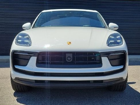 Used 2023 Porsche Macan AWD/4WD image 2